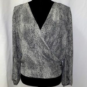 NWOT Wrap Blouse with keyhole slit and banded tie in back black/off white print